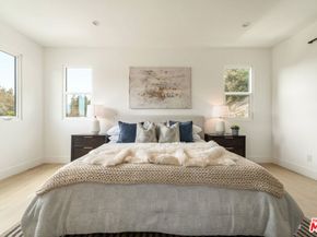 350 Mount Carmel Dr, Glendale CA 91206