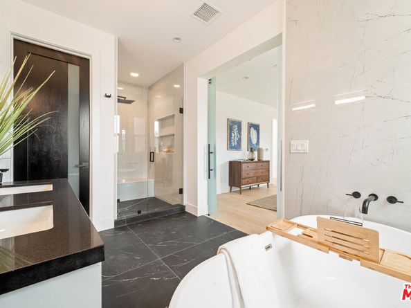 350 Mount Carmel Dr, Glendale CA 91206