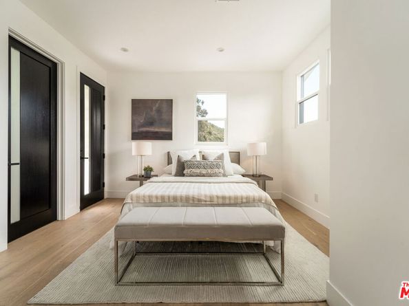 350 Mount Carmel Dr, Glendale CA 91206