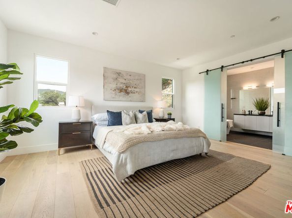 350 Mount Carmel Dr, Glendale CA 91206