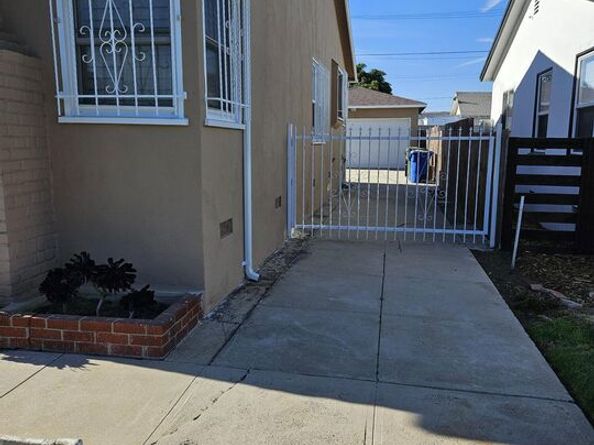 3961 W 64th Street, Los Angeles CA 90043