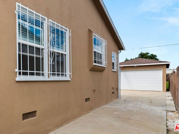 3961 W 64th Street, Los Angeles CA 90043