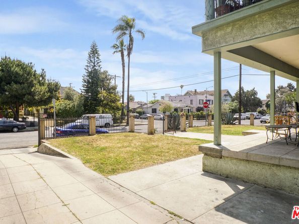 2955 Van Buren Place, Los Angeles CA 90007