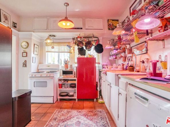 2955 Van Buren Place, Los Angeles CA 90007