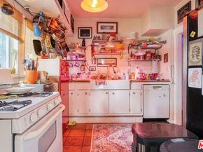 2955 Van Buren Place, Los Angeles CA 90007