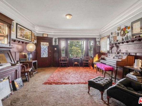 2955 Van Buren Place, Los Angeles CA 90007