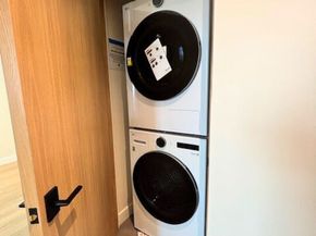 900 W Olympic Boulevard 27B, Los Angeles CA 90015