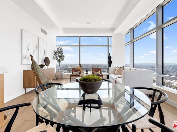 900 W Olympic Boulevard 27B, Los Angeles CA 90015