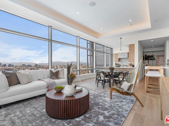 900 W Olympic Boulevard 27B, Los Angeles CA 90015