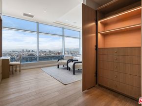 900 W Olympic Boulevard 27B, Los Angeles CA 90015