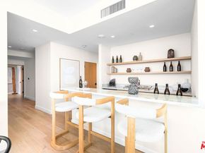 900 W Olympic Boulevard 27B, Los Angeles CA 90015