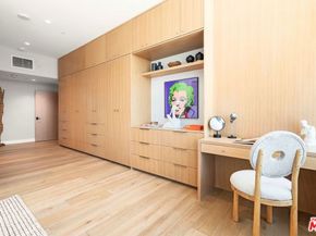 900 W Olympic Boulevard 27B, Los Angeles CA 90015