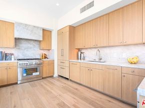 900 W Olympic Boulevard 27B, Los Angeles CA 90015