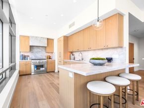900 W Olympic Boulevard 27B, Los Angeles CA 90015
