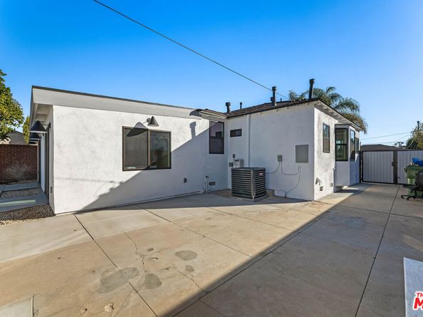 8507 Naylor Avenue, Los Angeles CA 90045