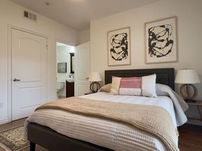 5633 Carlton Way 203, Los Angeles CA 90028