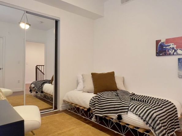 5633 Carlton Way 203, Los Angeles CA 90028