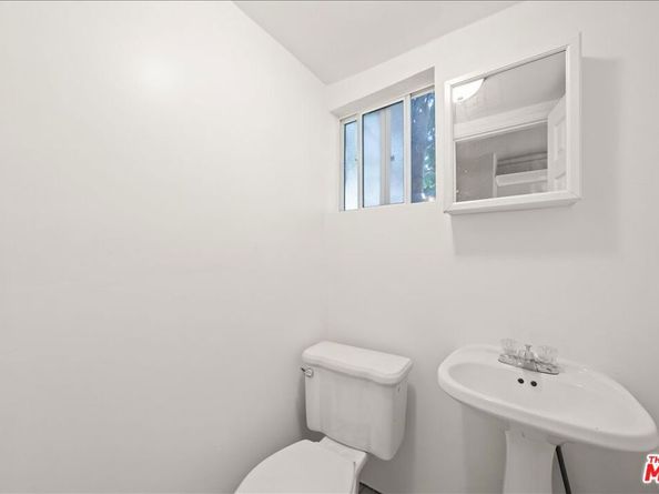 14019 Bessemer Street, Van Nuys CA 91401