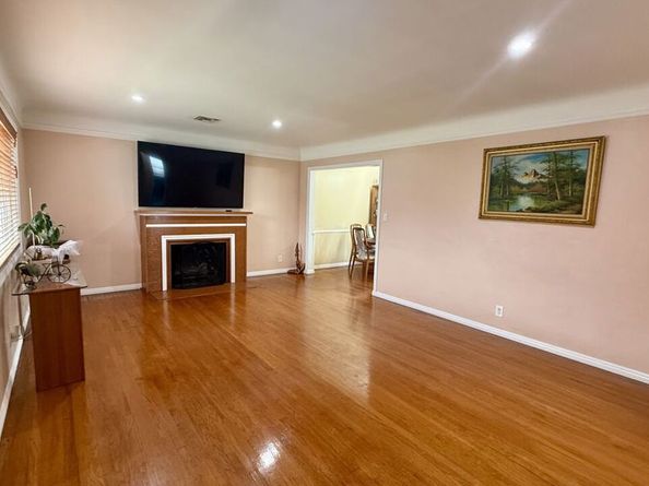 14019 Bessemer Street, Van Nuys CA 91401