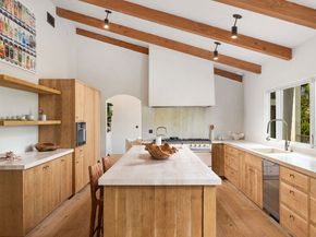 7046 Grasswood Avenue, Malibu CA 90265