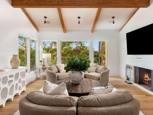 7046 Grasswood Avenue, Malibu CA 90265