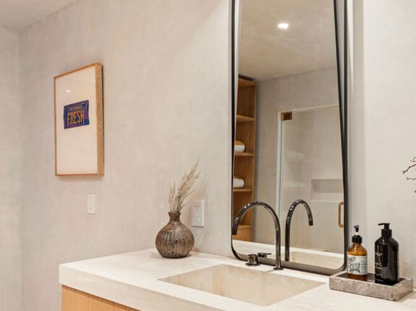 7046 Grasswood Avenue, Malibu CA 90265