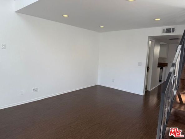 558 EVERGREEN Street 8, Inglewood CA 90302