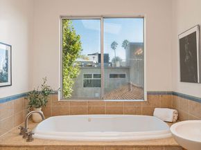 2336 Boone Avenue, Venice CA 90291