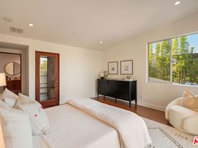 2336 Boone Avenue, Venice CA 90291