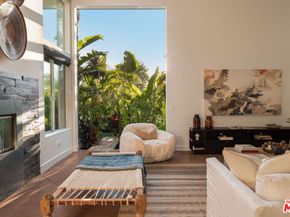 2336 Boone Avenue, Venice CA 90291