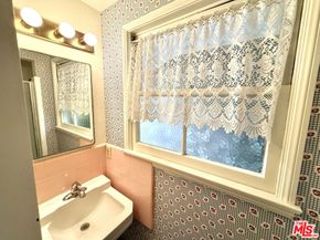 1754 Mandeville Canyon Road, Los Angeles CA 90049
