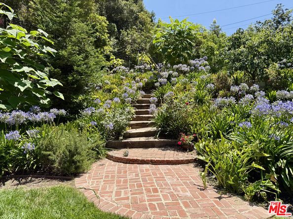 1754 Mandeville Canyon Road, Los Angeles CA 90049