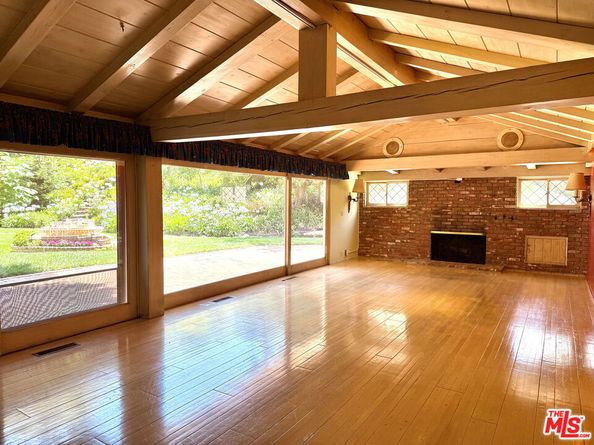 1754 Mandeville Canyon Road, Los Angeles CA 90049
