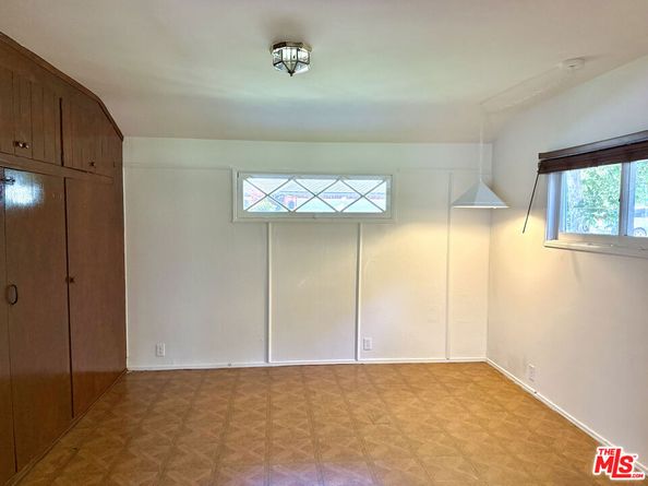 1754 Mandeville Canyon Road, Los Angeles CA 90049