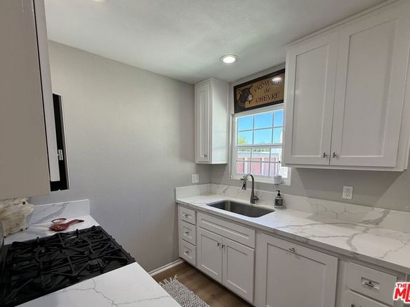 461 E 234th Walk 1/8, Carson CA 90745