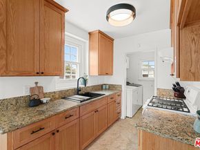 9813 S 3rd Avenue, Inglewood CA 90305