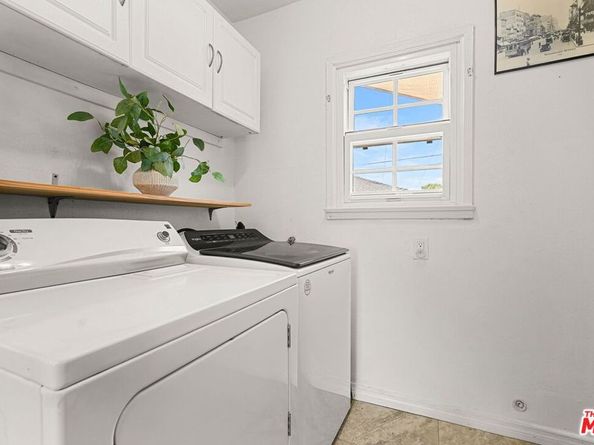 9813 S 3rd Avenue, Inglewood CA 90305
