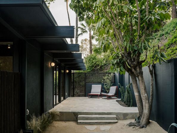5649 Valley Oak Drive, Los Angeles CA 90068