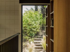 5649 Valley Oak Drive, Los Angeles CA 90068