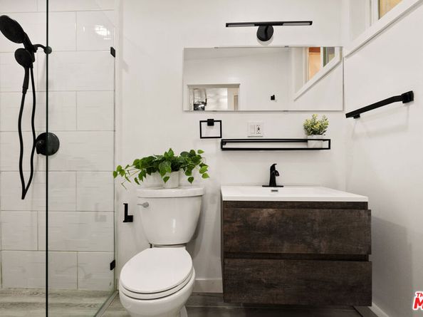 7459 Rosewood Avenue, Los Angeles CA 90036