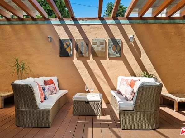 7459 Rosewood Avenue, Los Angeles CA 90036