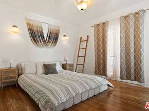 7459 Rosewood Avenue, Los Angeles CA 90036