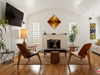 7459 Rosewood Avenue