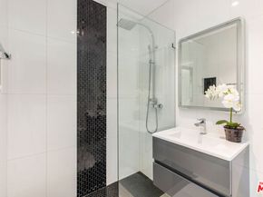 1805 Coldwater Canyon Drive, Beverly Hills CA 90210