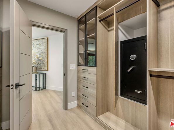 1805 Coldwater Canyon Drive, Beverly Hills CA 90210