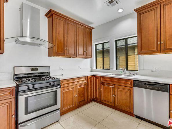 1492 W 28th Street, Los Angeles CA 90007