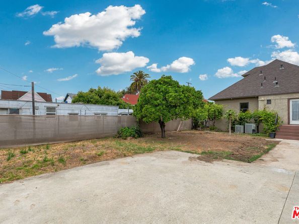 1492 W 28th Street, Los Angeles CA 90007