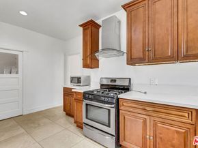 1492 W 28th Street, Los Angeles CA 90007