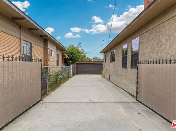 1492 W 28th Street, Los Angeles CA 90007