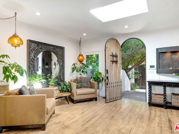 903 N Vista Street, Los Angeles CA 90046